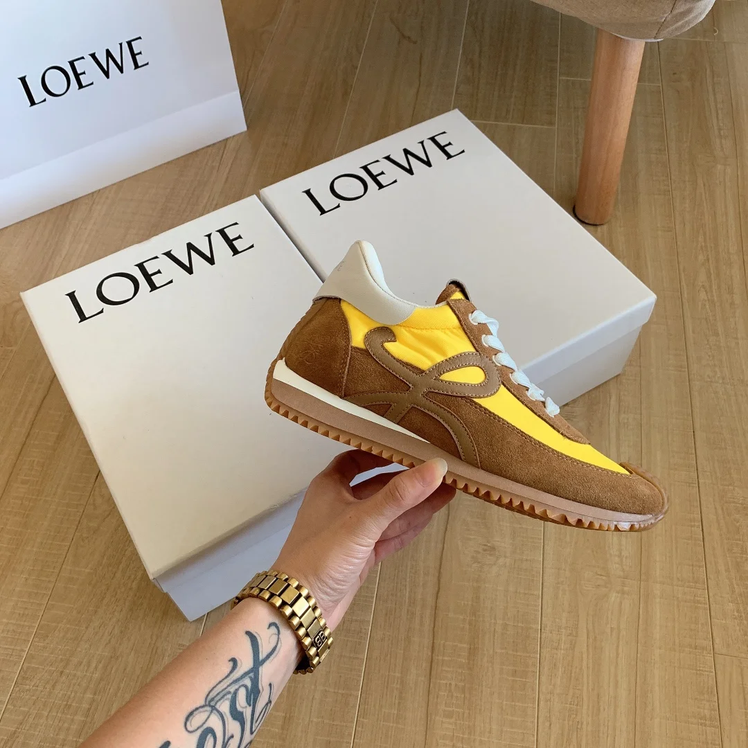 code:3100-485-68$-With box-loewe gallery