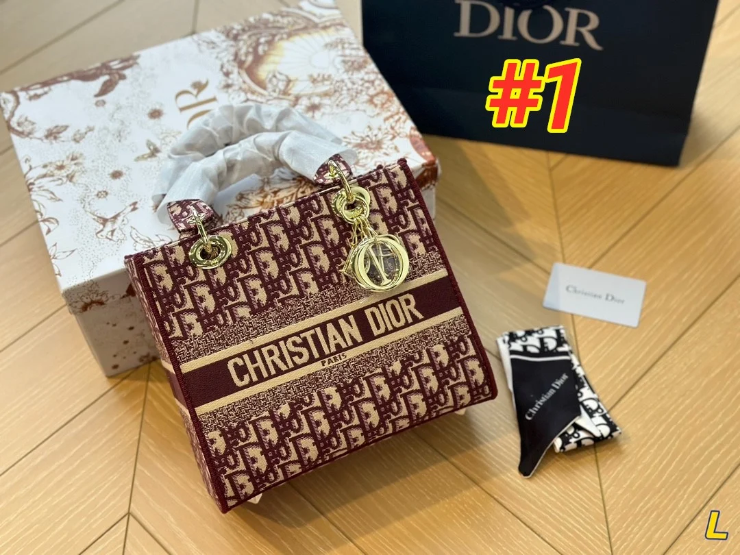 code:3352-392-55.99$-dior-with box gallery