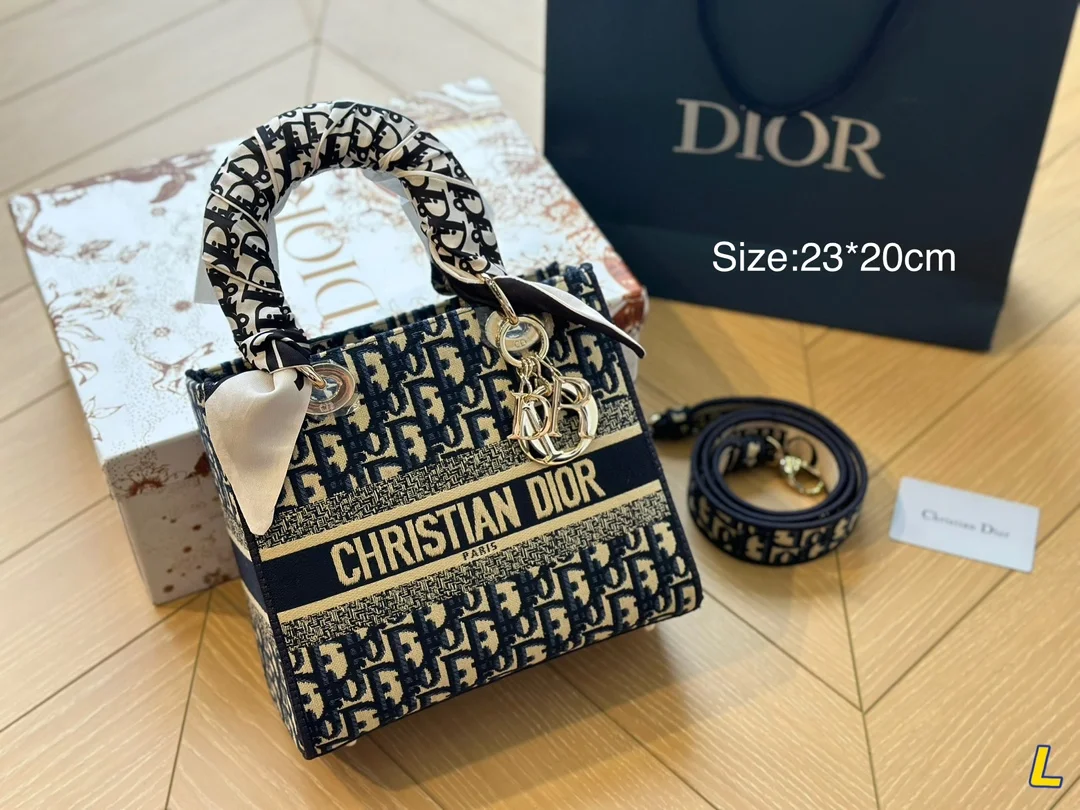 code:3352-392-55.99$-dior-with box gallery