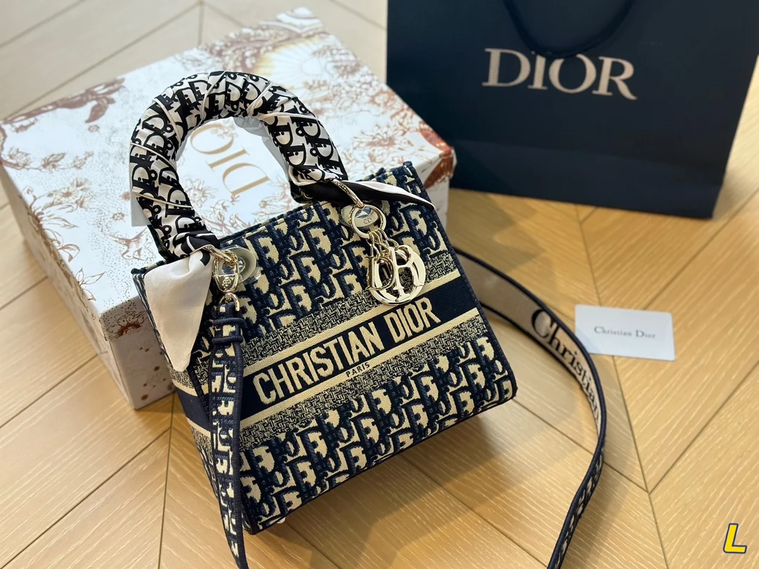 code:3352-392-55.99$-dior-with box gallery