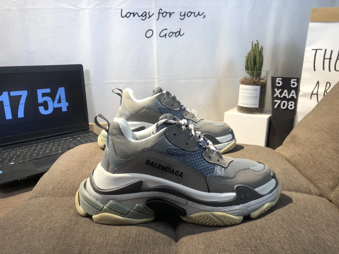 code:3381-496-68$-BALENCIAGA-with box gallery