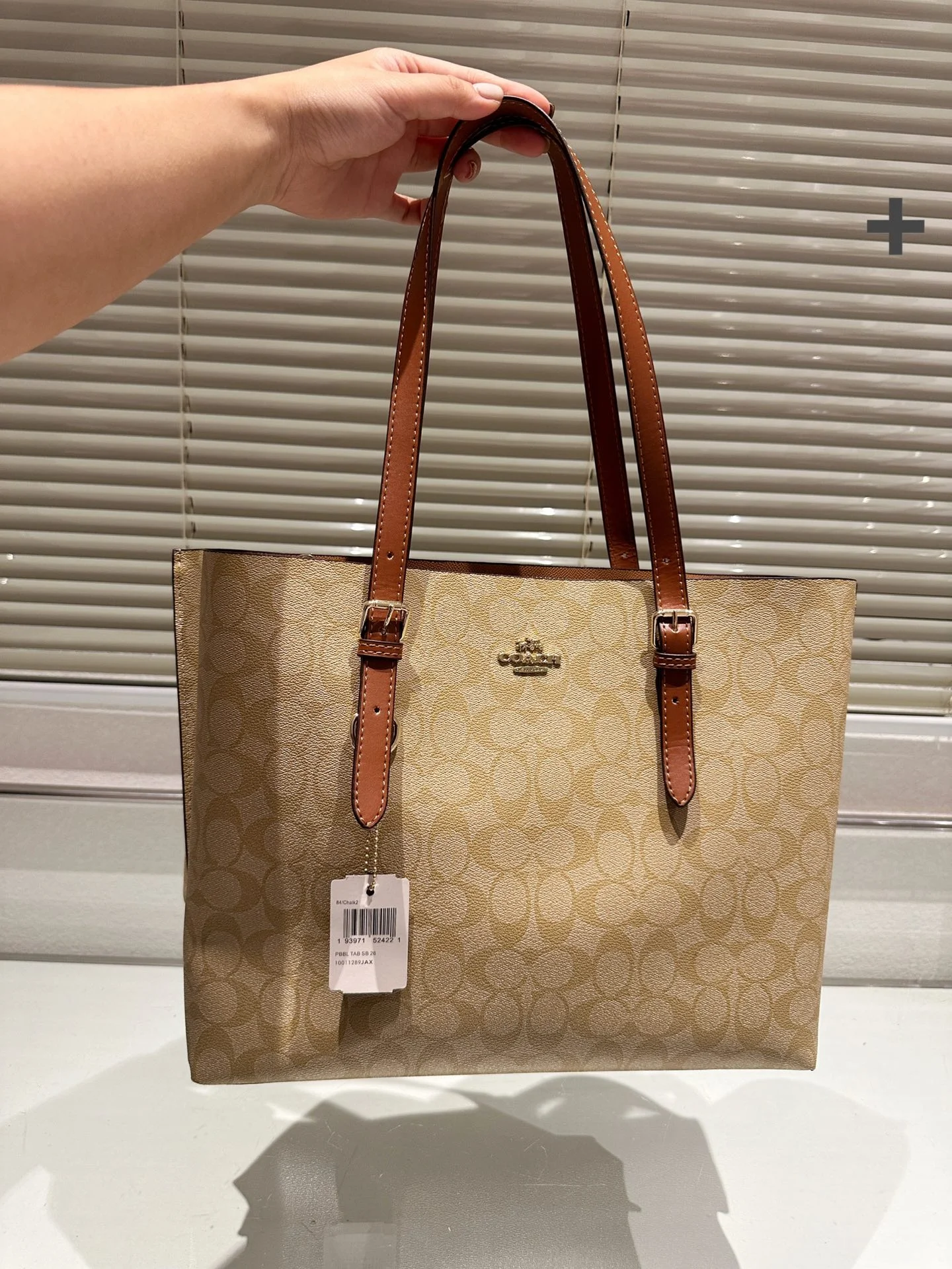 code:3496-445-62$-COACH-with box gallery