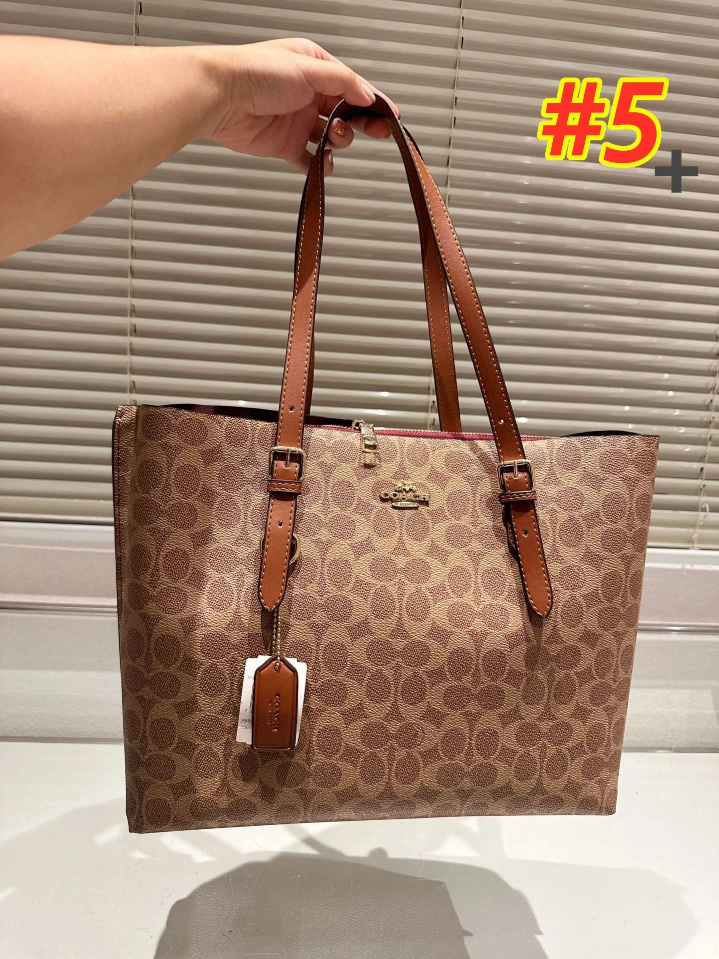 code:3496-445-62$-COACH-with box gallery