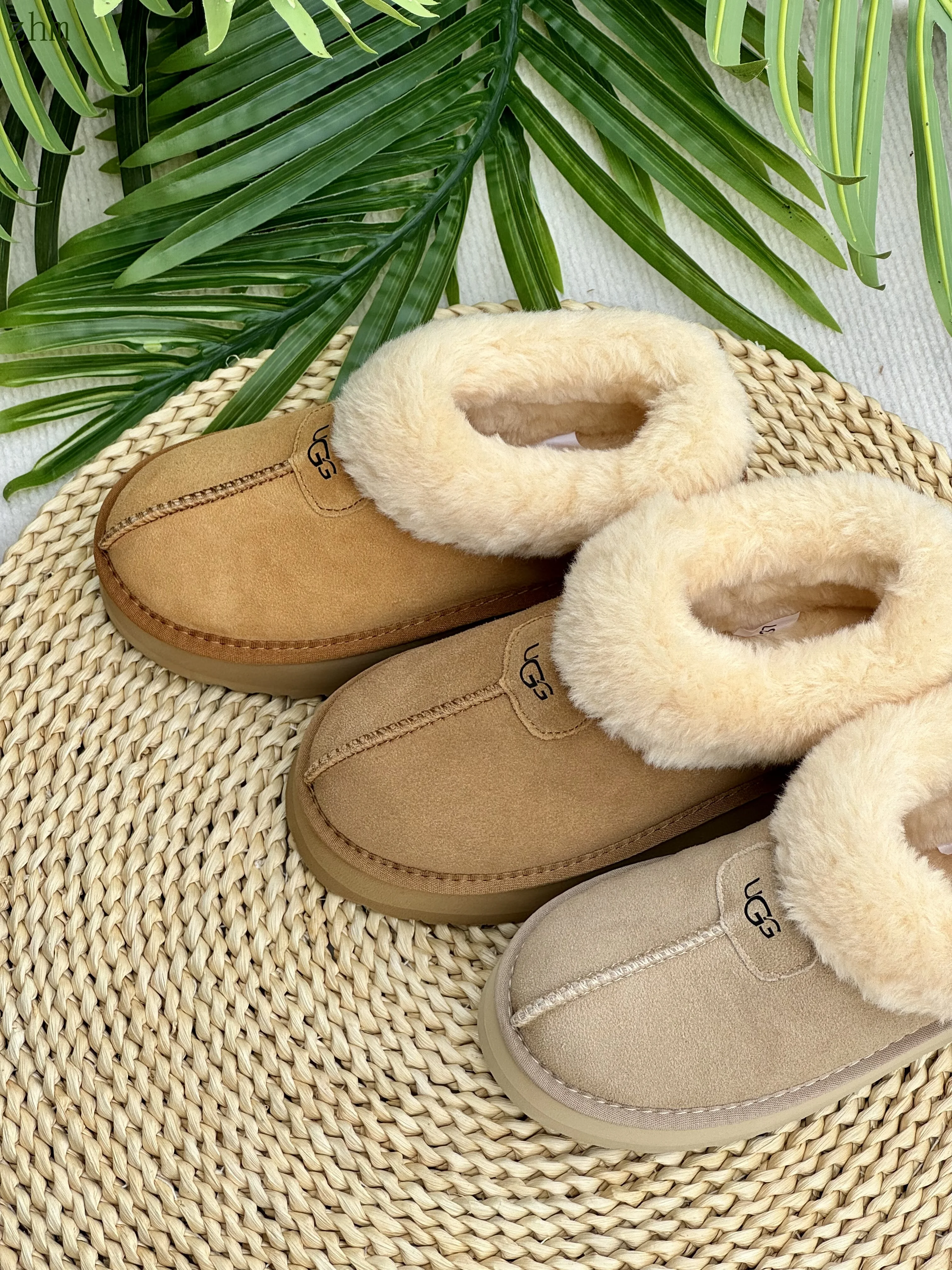 code:3507-385-51.99$-UGG-with box gallery