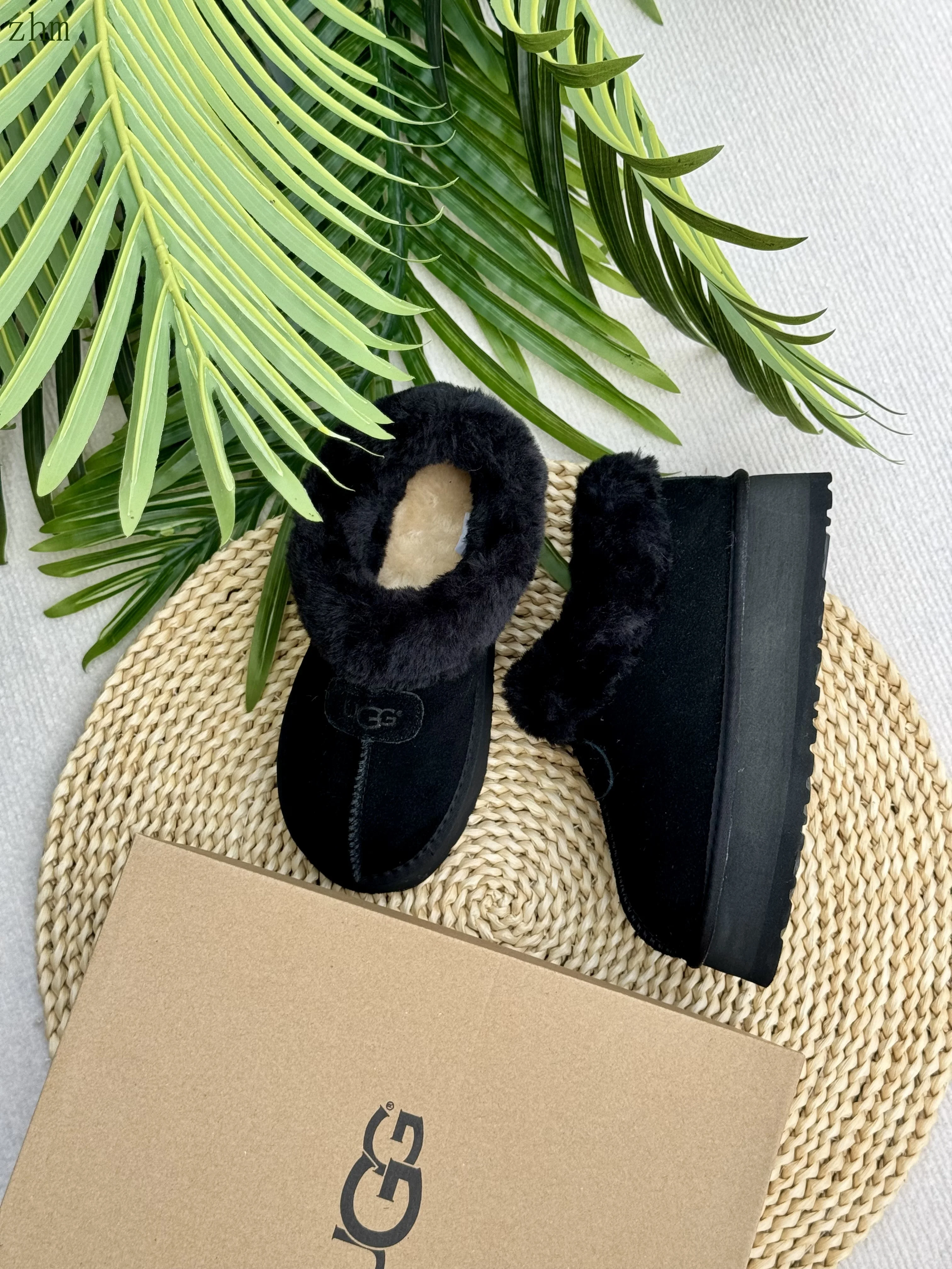 code:3507-385-51.99$-UGG-with box gallery