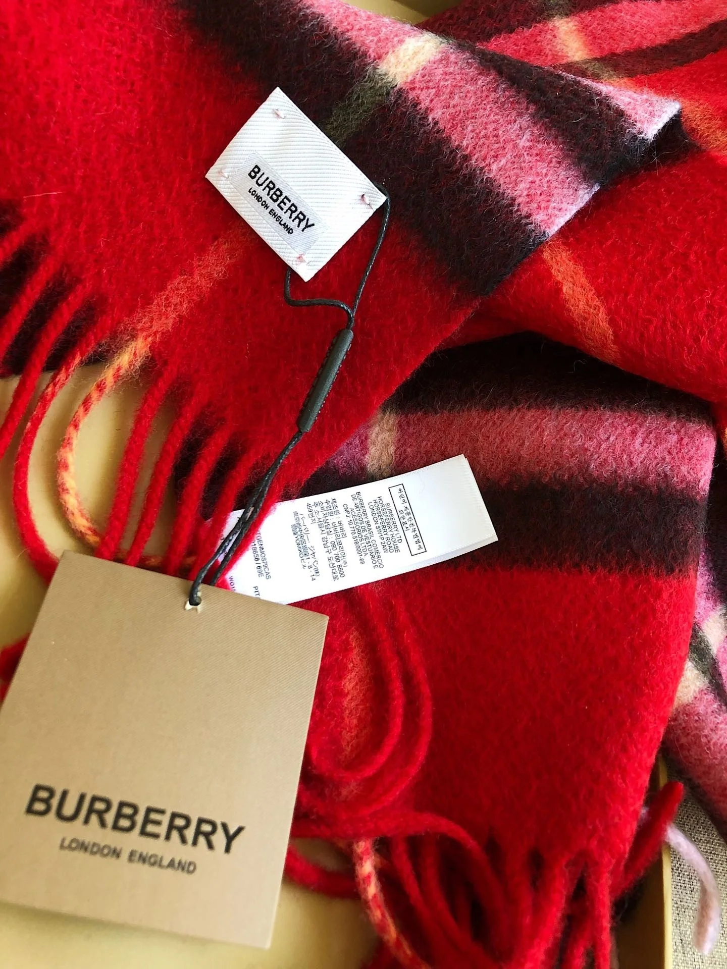 code:3523-235.95-33.99$-Burberry-with box gallery