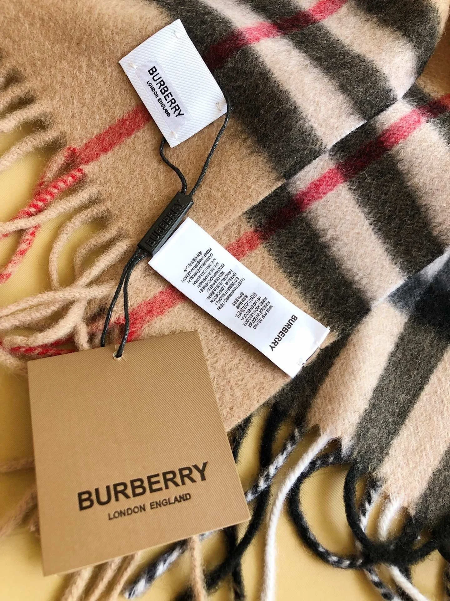 code:3523-235.95-33.99$-Burberry-with box gallery