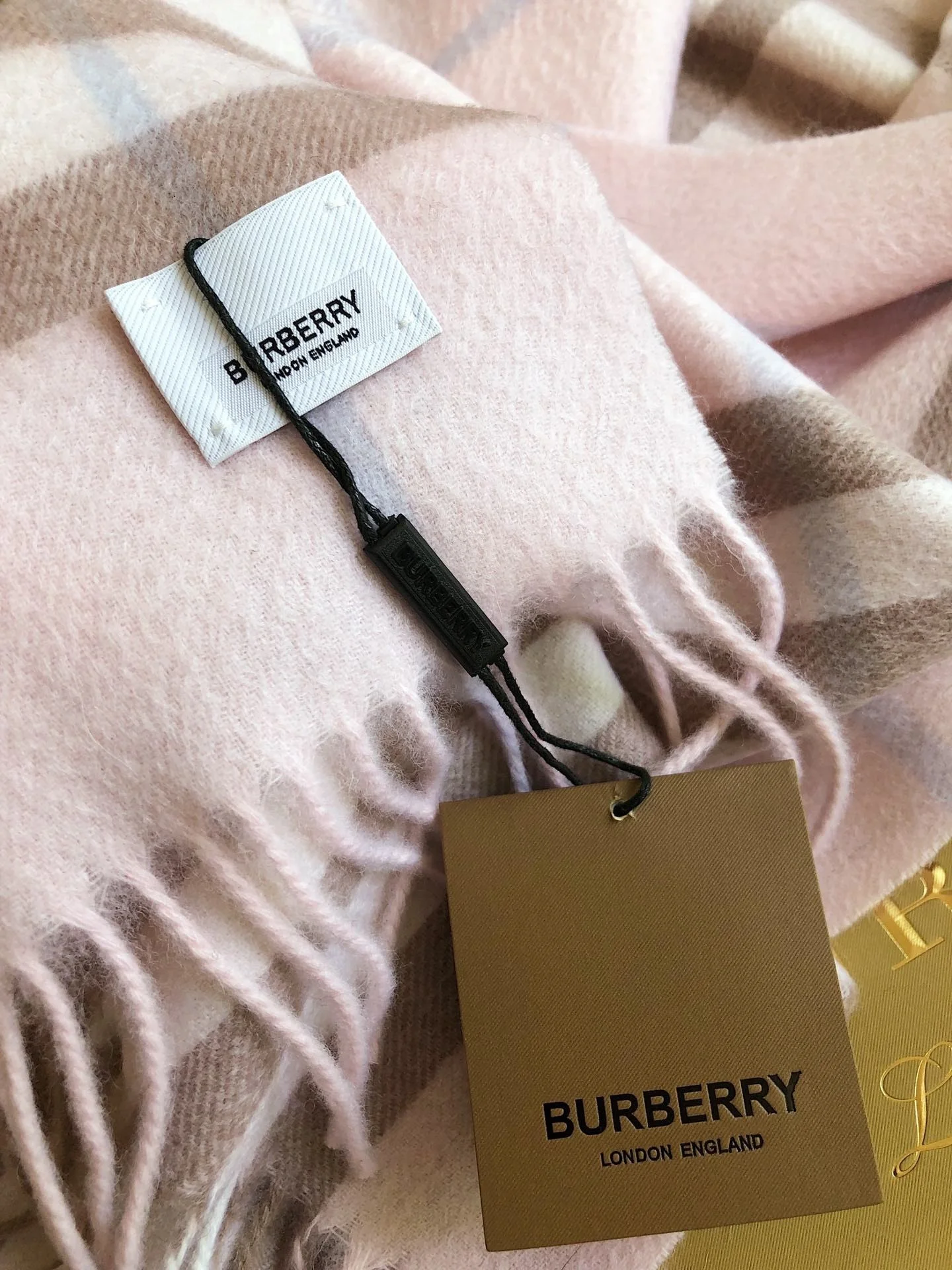 code:3523-235.95-33.99$-Burberry-with box gallery