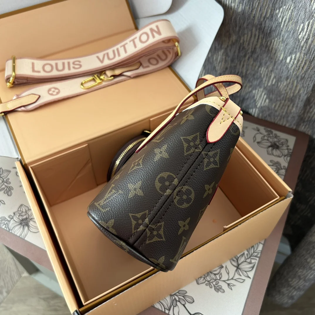 code:3592-463-62$-LV-with box gallery