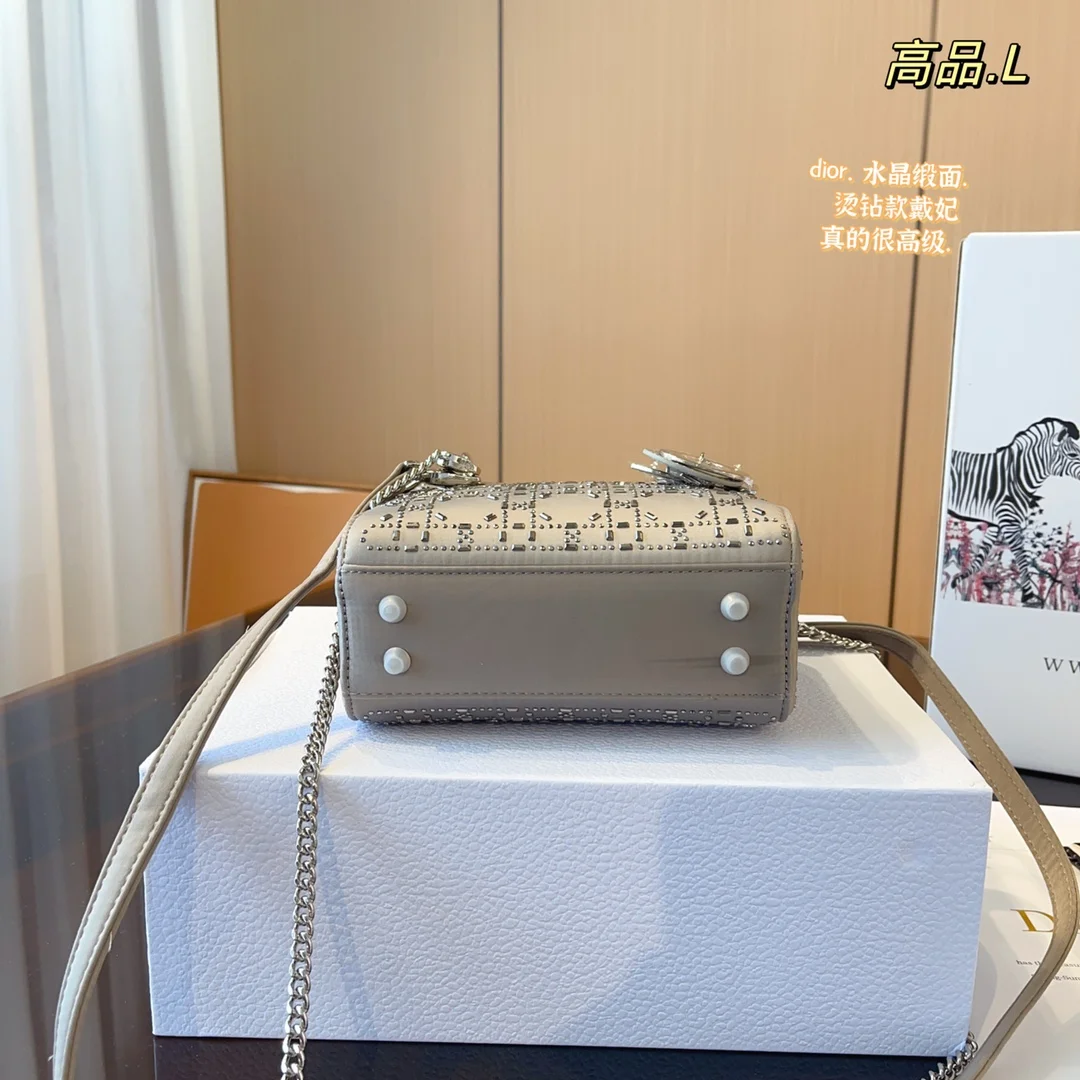 code:3605-475-66$-dior-with box gallery