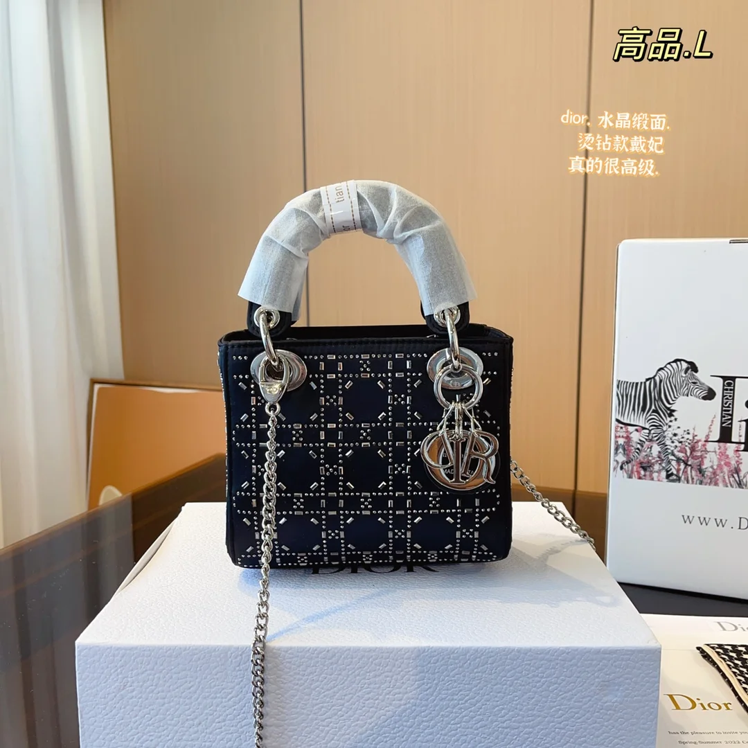 code:3605-475-66$-dior-with box gallery