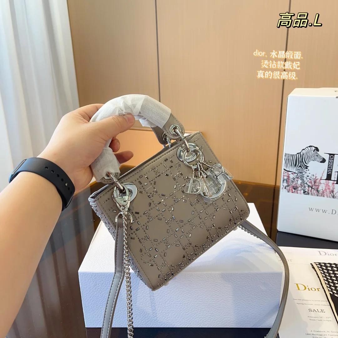 code:3605-475-66$-dior-with box gallery