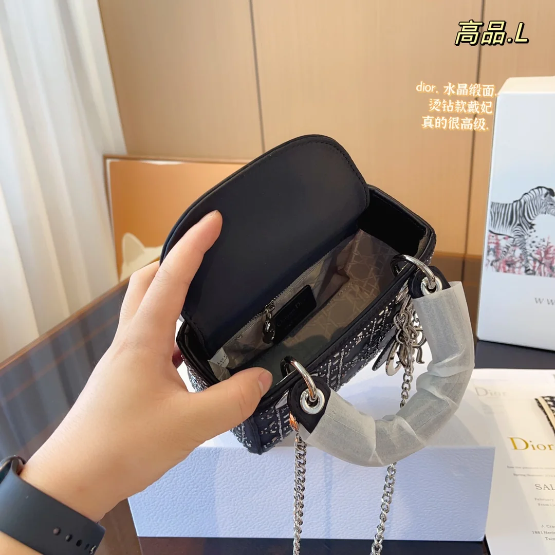 code:3605-475-66$-dior-with box gallery