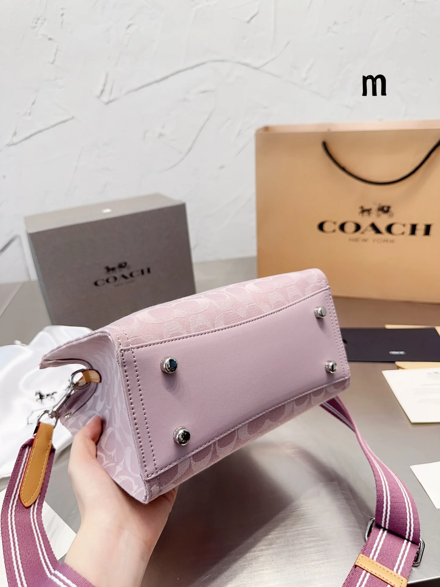 code:3707-437.27-59.99$-COACH-with box gallery