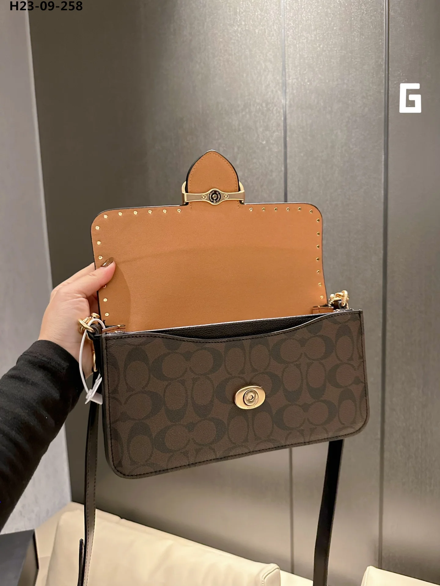 code:3743-407-55.99$-COACH-with box gallery