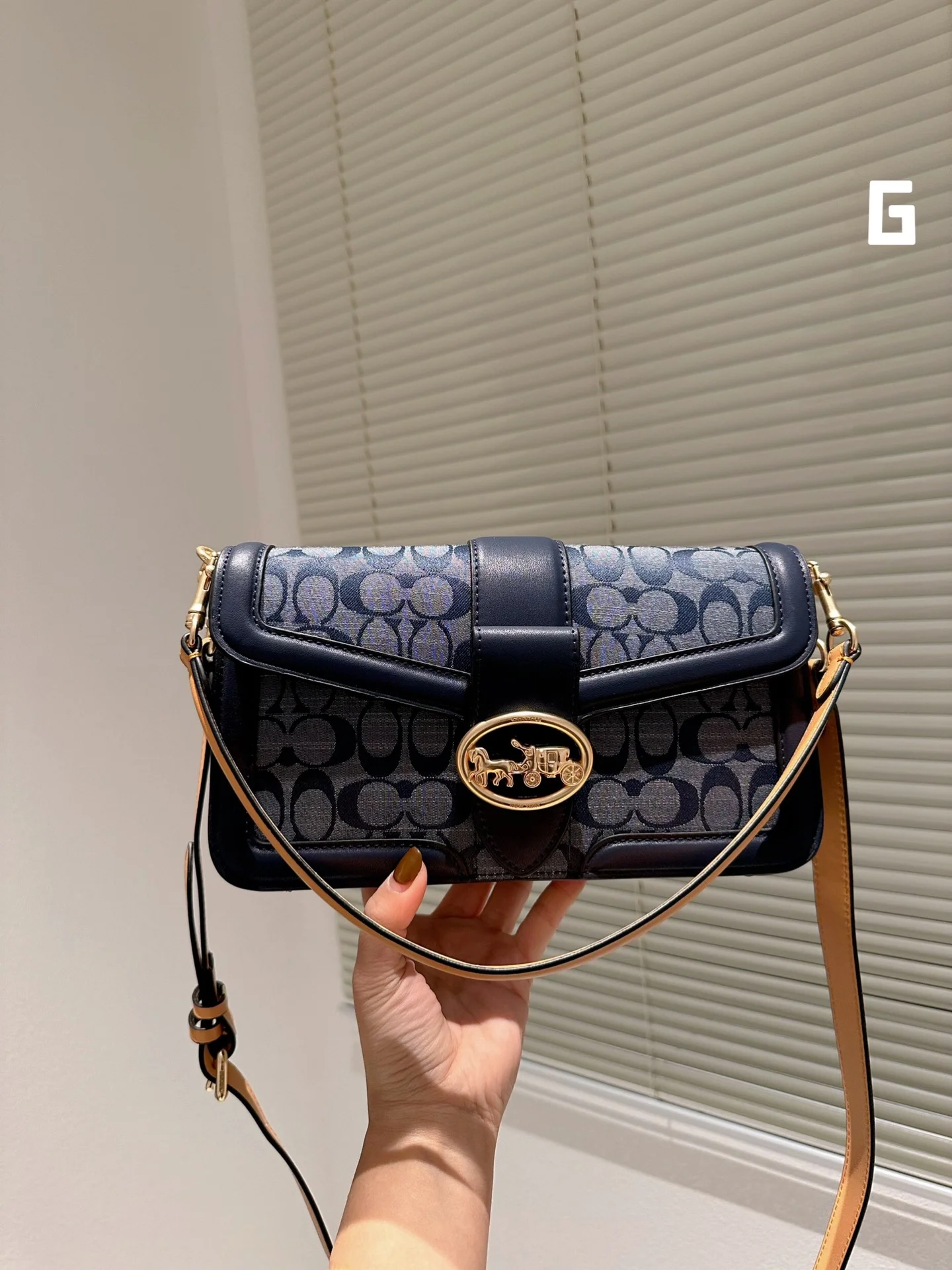 code:3744-393-53.99$-COACH-with box gallery