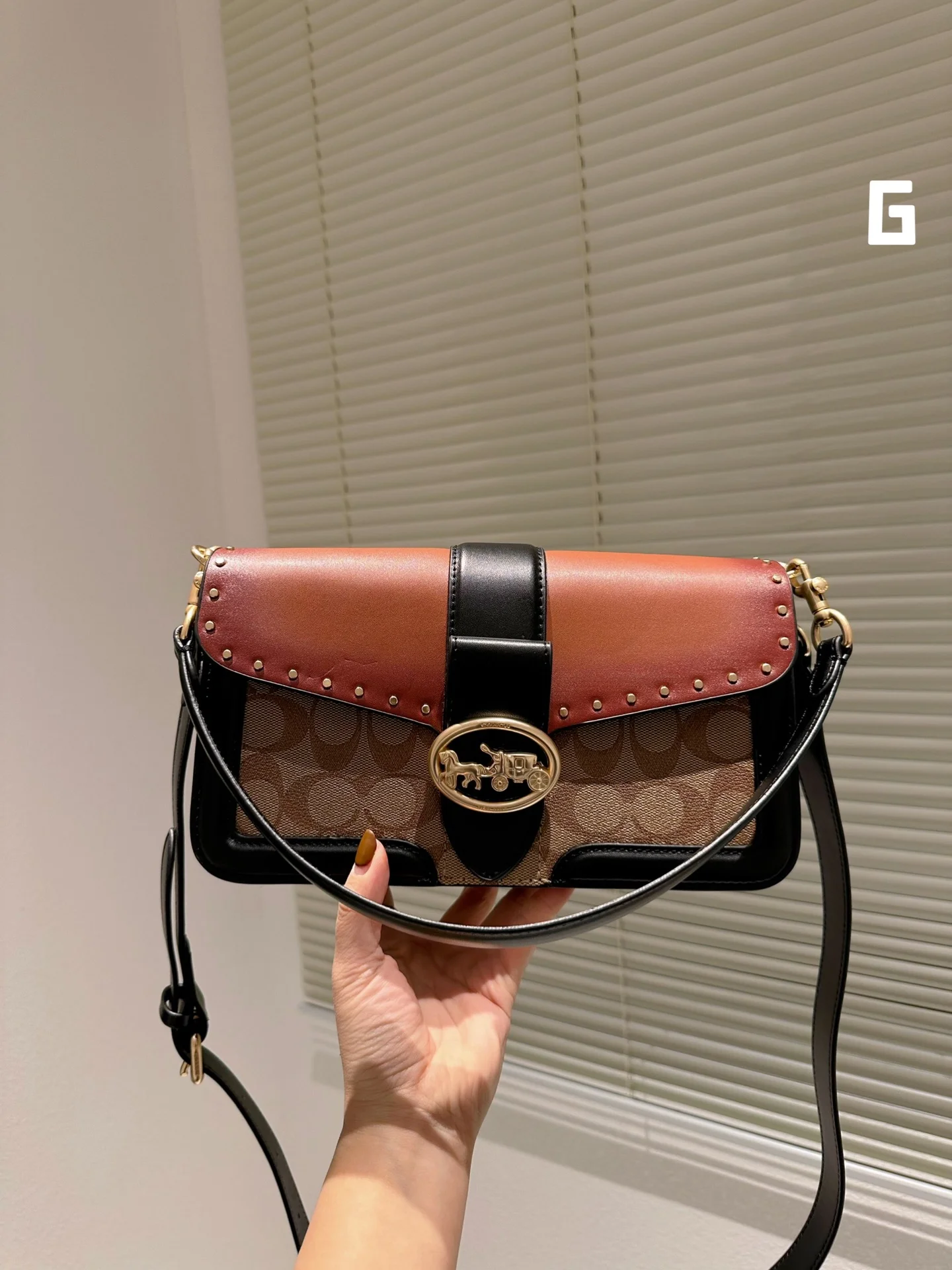 code:3744-393-53.99$-COACH-with box gallery