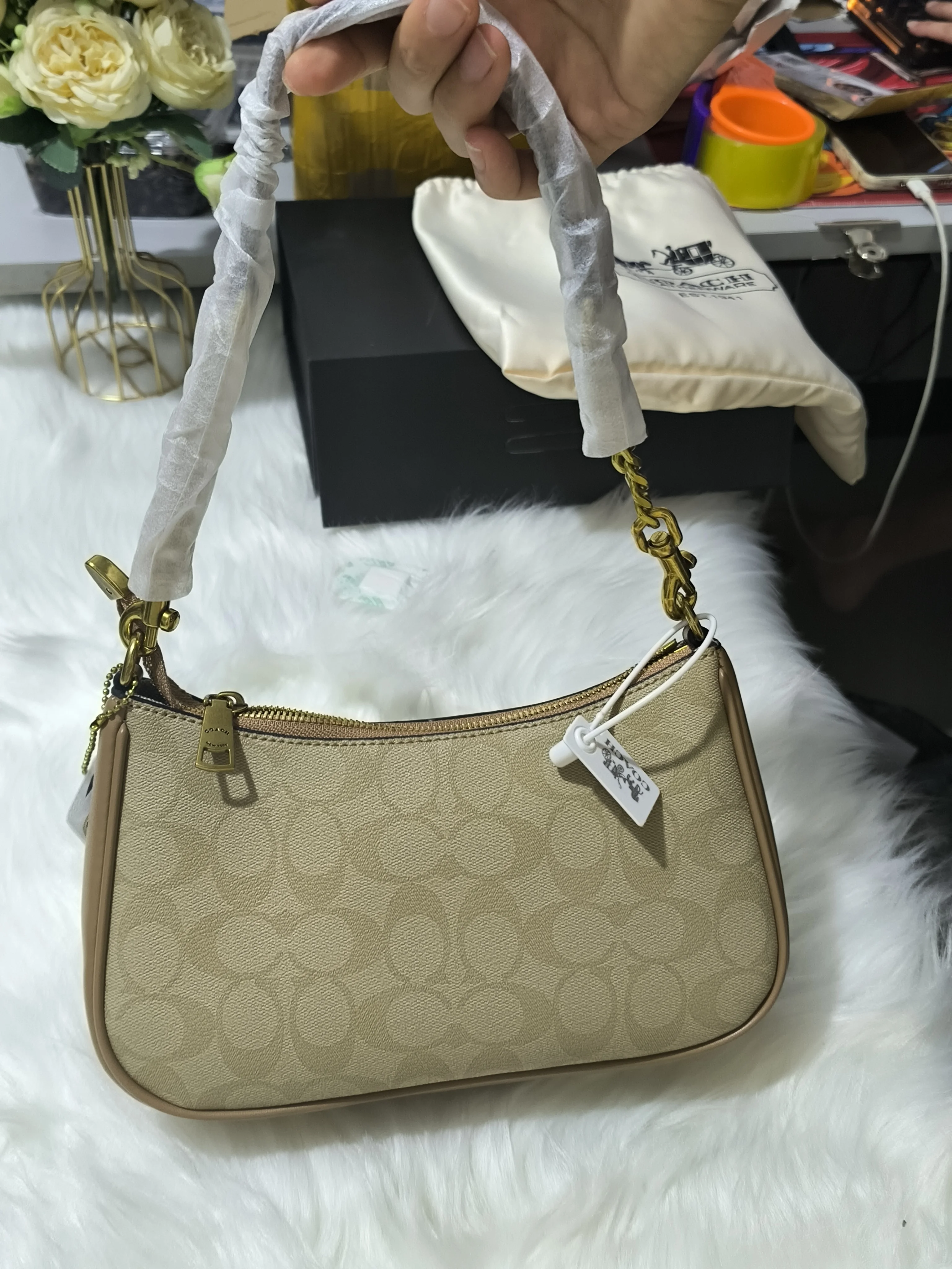 code:3810-391.72-53.99$-coach gallery