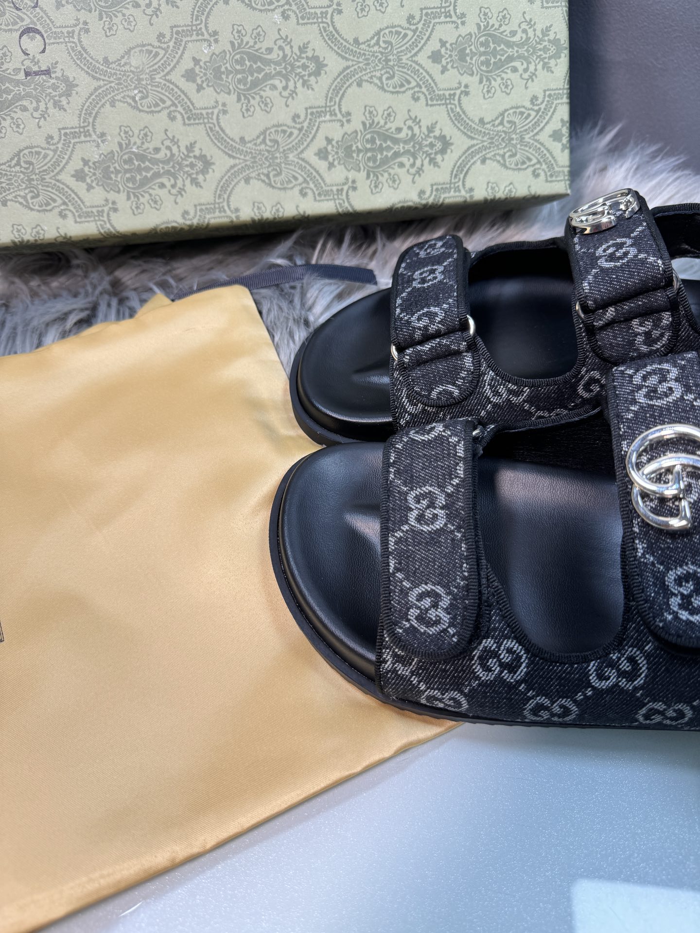 gucci 54.44$  code 449-7044-R gallery