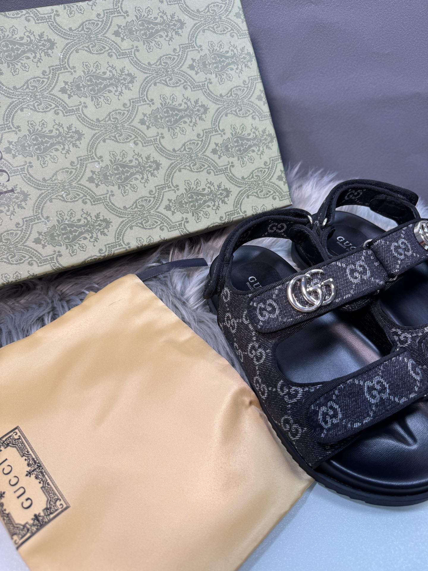 gucci 54.44$  code 449-7044-R gallery