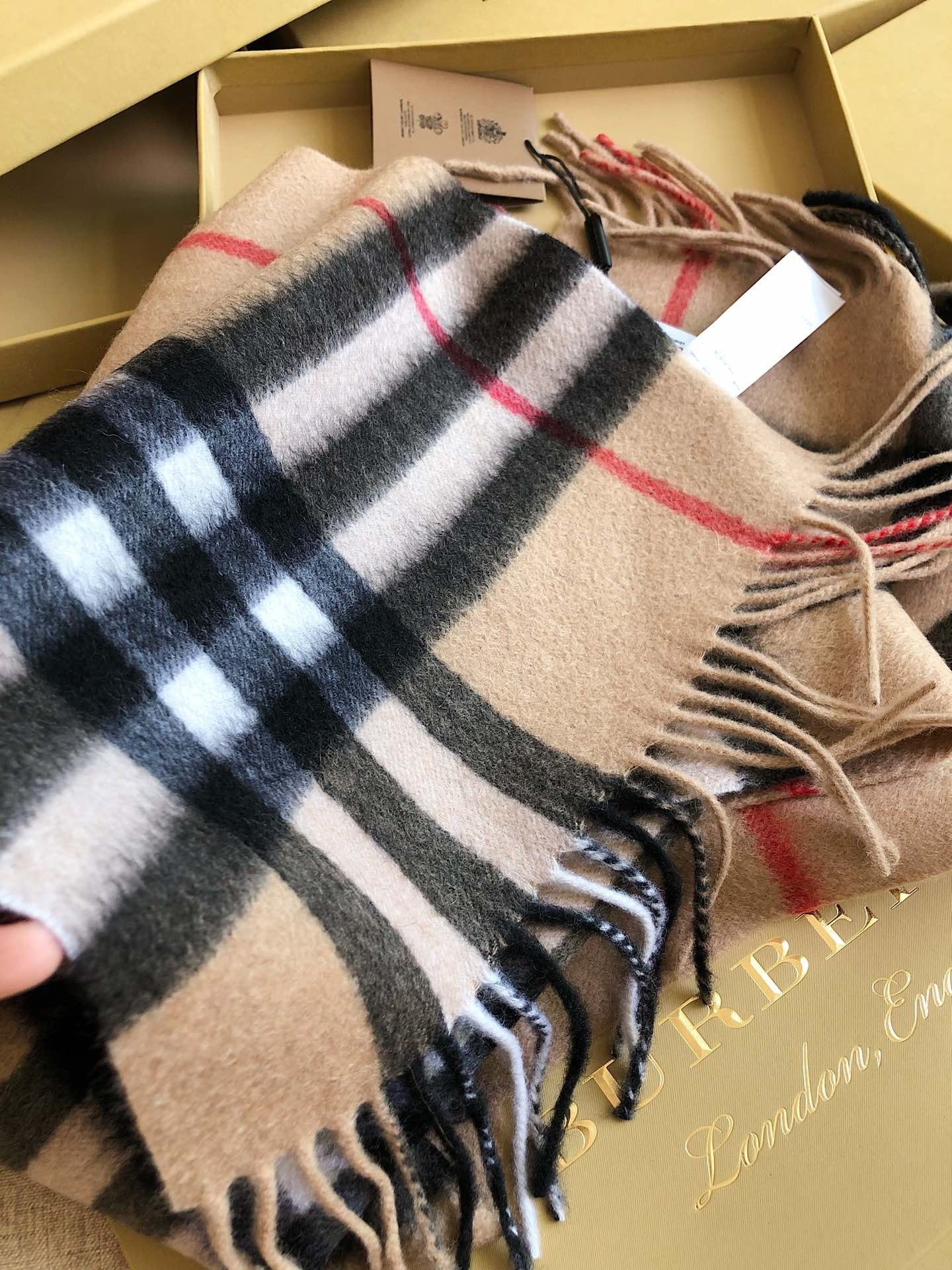 lis11020 Burberry 29.99$ gallery