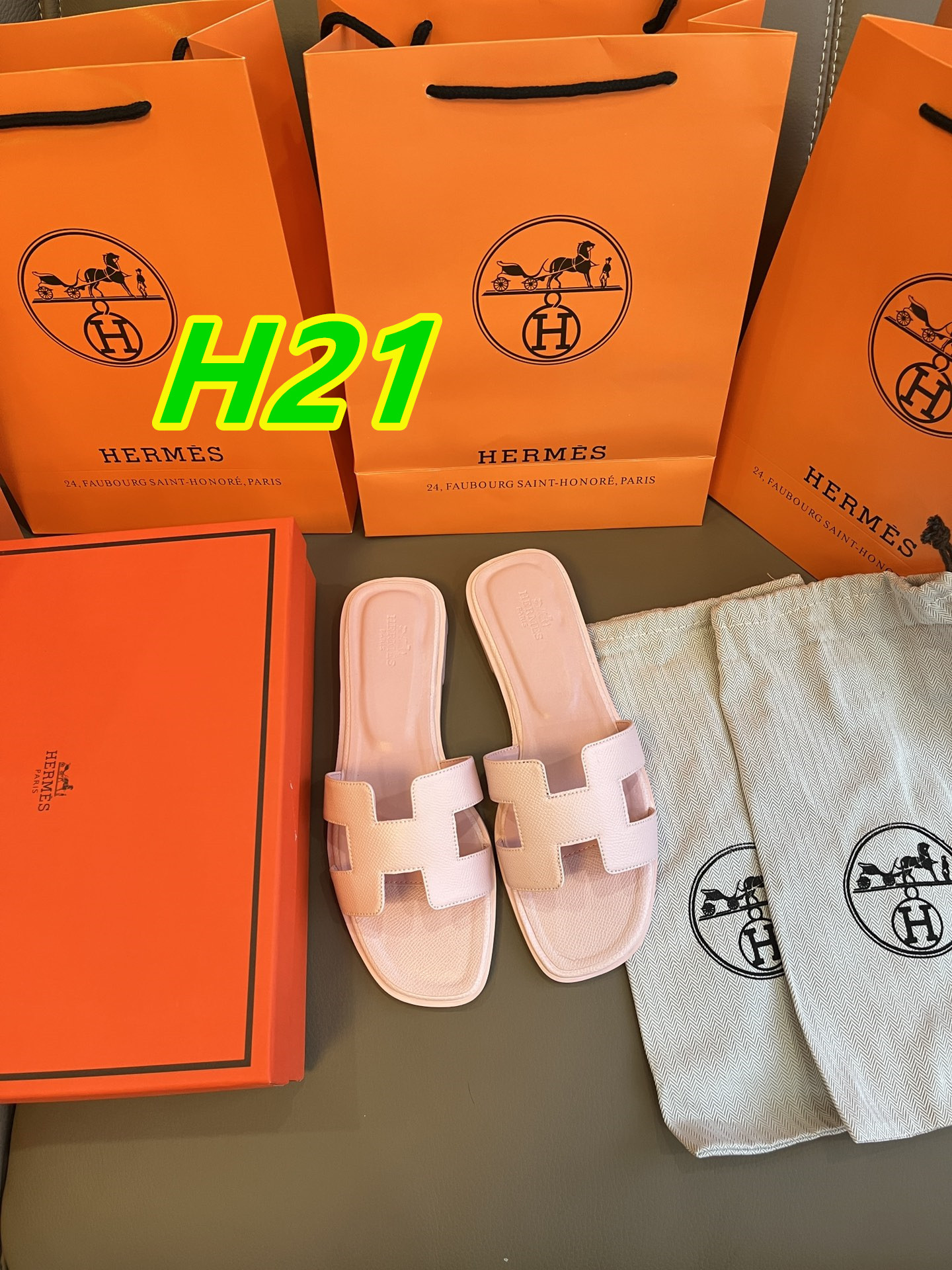 lis1369 Her*s $34.99 gallery