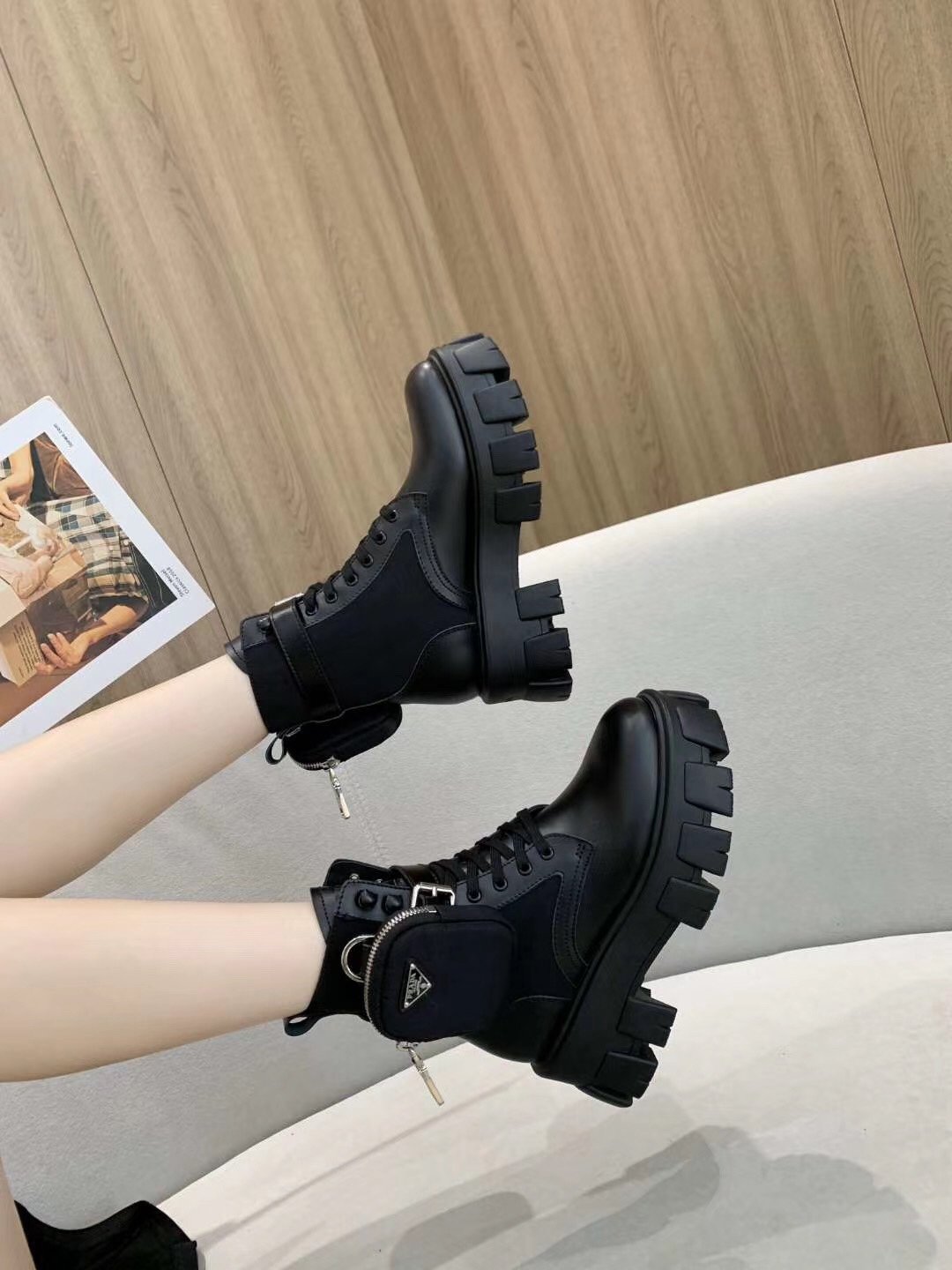 lis2524 63.99$ PRADA gallery