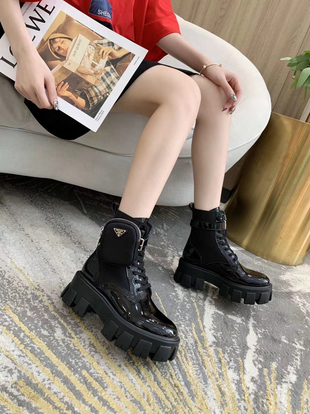 lis2524 63.99$ PRADA gallery