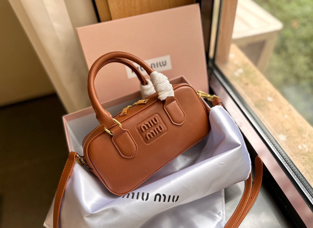 miumiu  49.29$    code 306-7212-R gallery