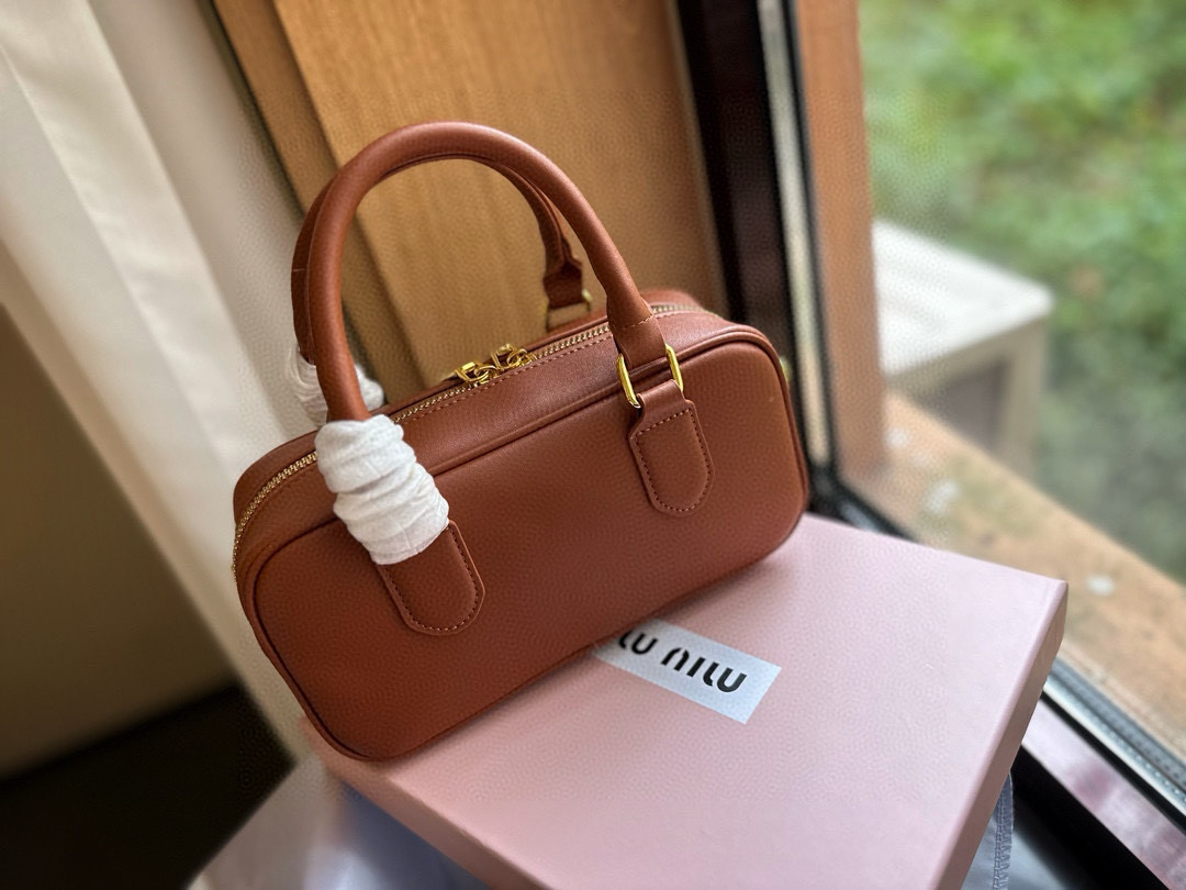 miumiu  49.29$    code 306-7212-R gallery