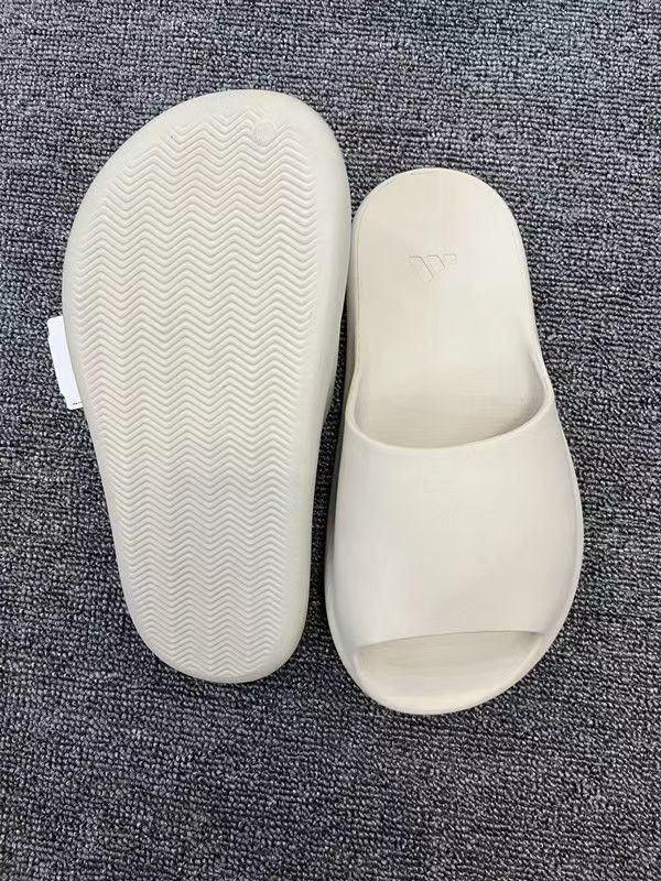 new yezzy 28.66$   code351-6409-R gallery