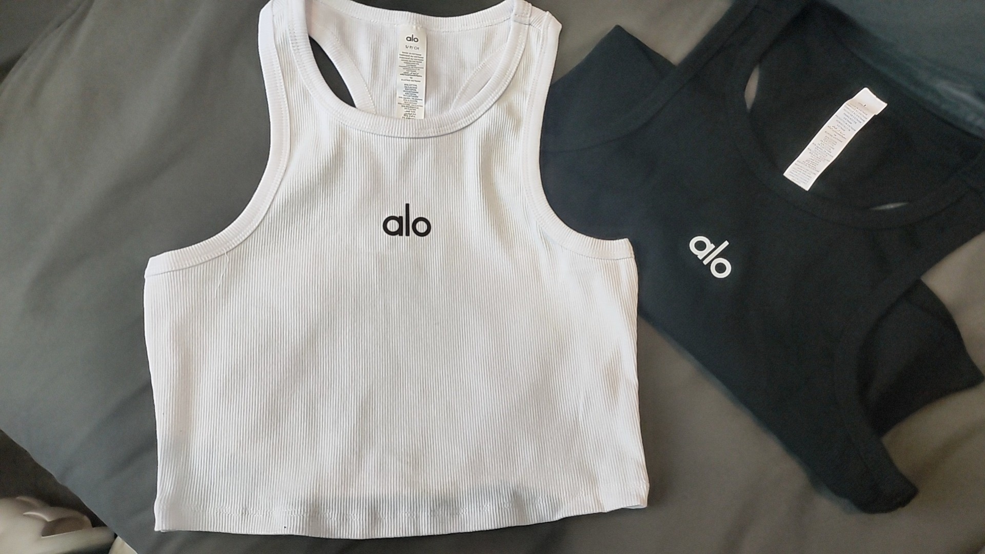 video AO151-AO152，Alo Vest 24.99 gallery