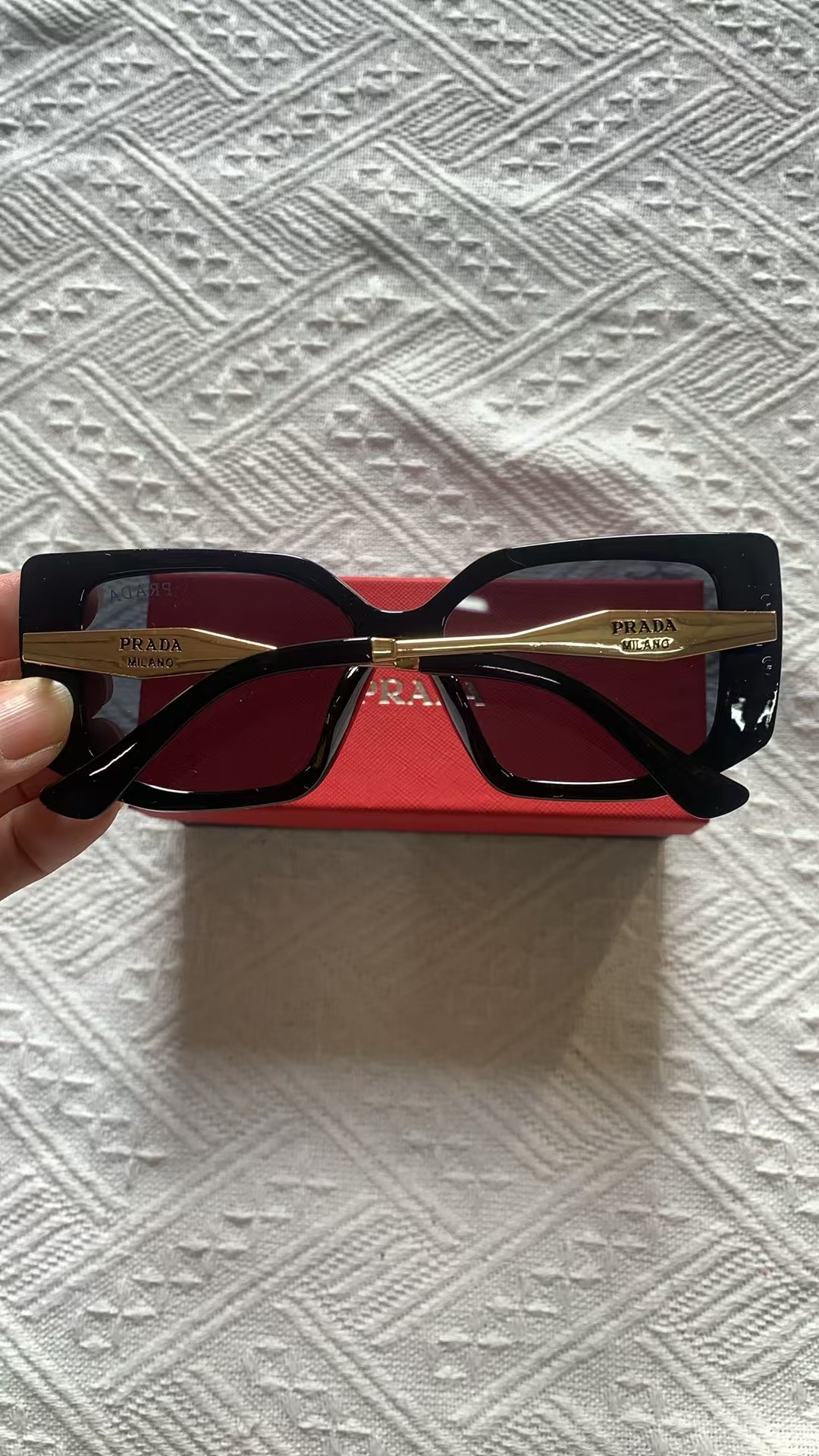 video CV3902-CV3908，Prada sunglasses 169.99 gallery