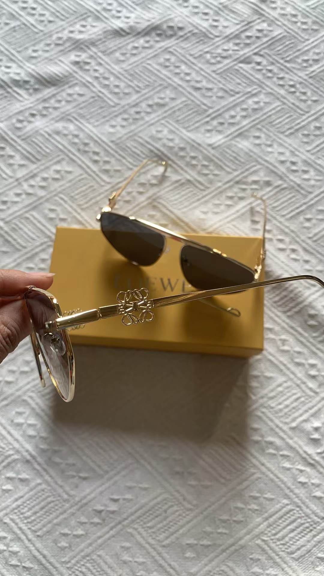 video CV3923-CV3929，Loewe sunglasses 168.99 gallery