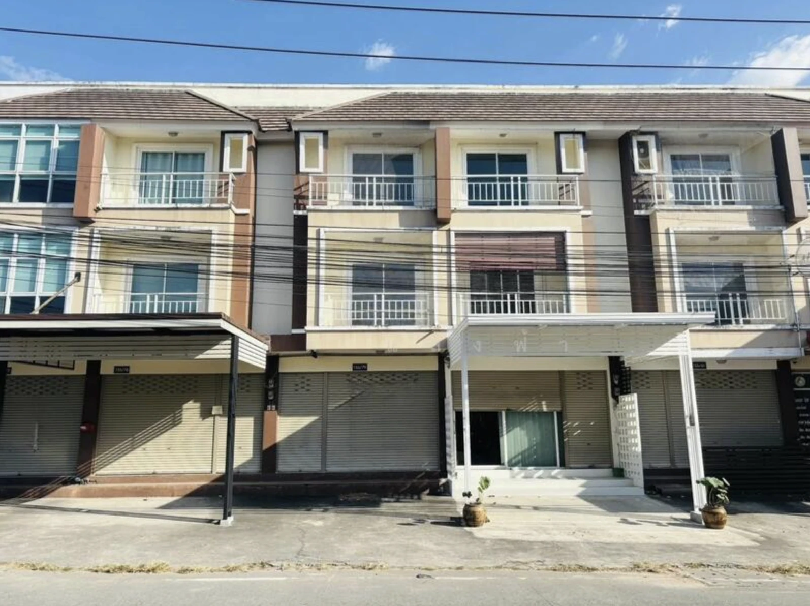 รูปภาพ Cover-ให้เช่าอาคารพาณิชย์ 3 ชั้น ม.มณีรินทร์เพลส2 ไร่กล้วย ศรีราชา, ชลบุรี