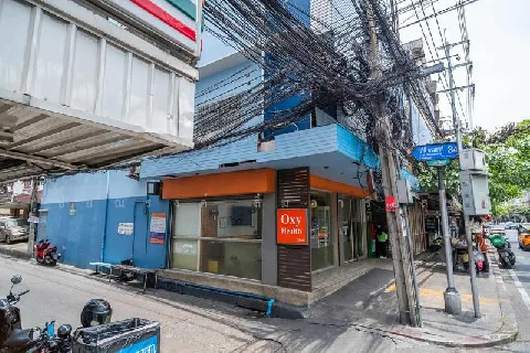 อาคารพาณิชย์ 3 ชั้นครึ่ง 2 คูหา