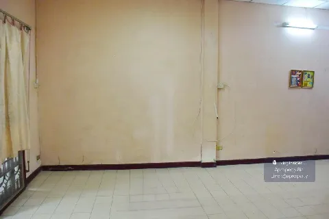 ให้เช่า  ทาว์นเฮาส์ ถ. รัตนา ติดรถไฟฟ้า ไทรม้า  ( ไม่รับสัตว์เลี้ยง ) 的画廊图 2