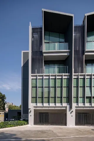 ขายด่วน 2 ยูนิตสุดท้าย Town Villa อโศก - พระราม 9's gallery image at 1