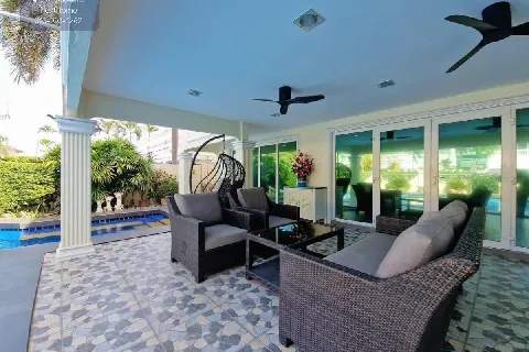 The Boltons พัทยาตะวันออก 的画廊图 1