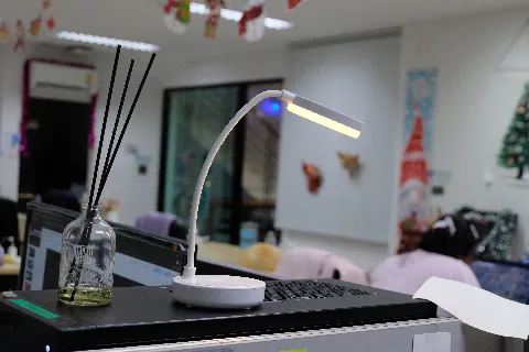 โคมไฟชาร์จไฟได้