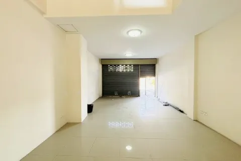 แกลลอรี่ของ ให้เช่าอาคารพาณิชย์ 3 ชั้น ม.มณีรินทร์เพลส2 ไร่กล้วย ศรีราชา, ชลบุรี รูปที่ 1