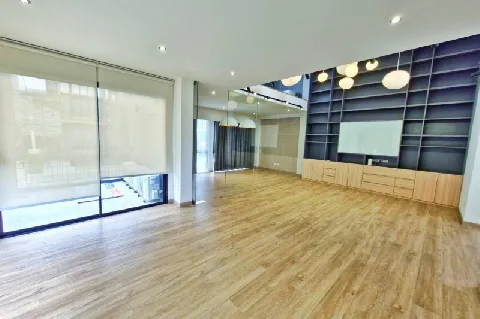 Week's gallery image at 3