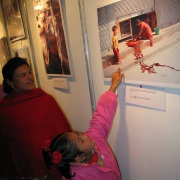 In Beni, mother and daughter came to see their own photograph when the travelling exhibition reached Myagdi.