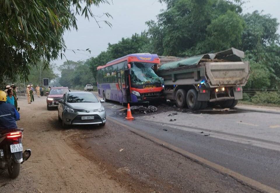 Lỗi quay đầu xe gây tai nạn bị phạt ra sao?