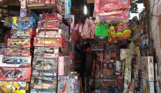 Pasar Gembrong di Jakarta Timur dikenal sebagai pertokoan mainan anak. [Sumber Gambar]