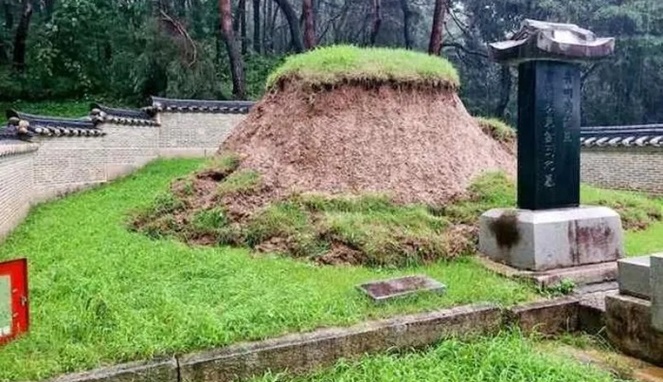 Banyak situs budaya di Provinsi Gyeonggi maupun Seoul rusak akibat banjir seperti Yeongbinmyo Royal Tomb. [Sumber Gambar]