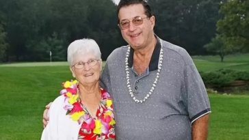 Pasangan lansia kaya menang lotre