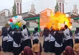 Balon Meledak di Perayaan Hari Guru