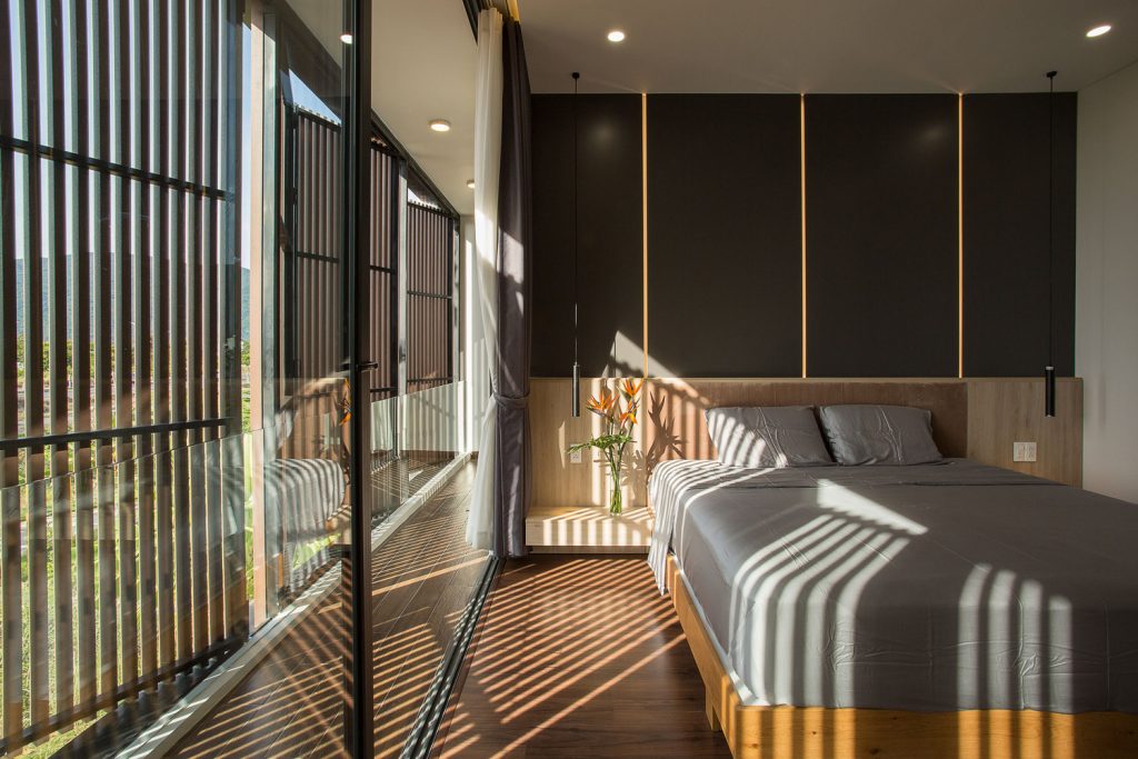 Ngôi nhà 230 m2 với phần quan trọng nhất là khu bếp và mảnh vườn nhỏ - Ảnh 7. Ngôi nhà 230 m2 với phần quan trọng nhất là khu bếp và mảnh vườn nhỏ - Ảnh 7.