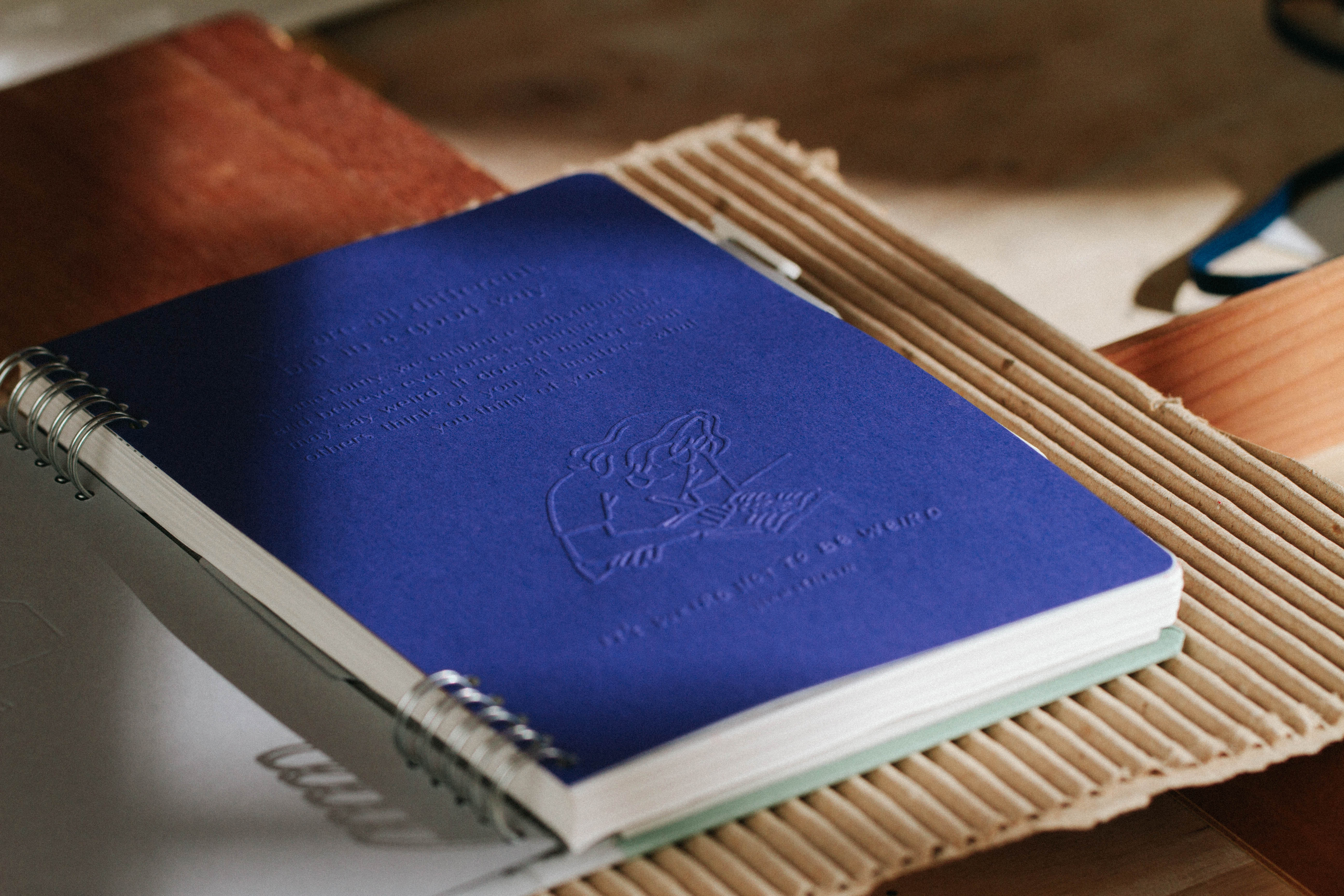 ブルーグレーのスケジュールノート Ana Tomy ana tomy Classic Series: Customisable Notebook & Planner - Good Design